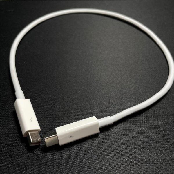 0161-Thunderbolt-2-Cables